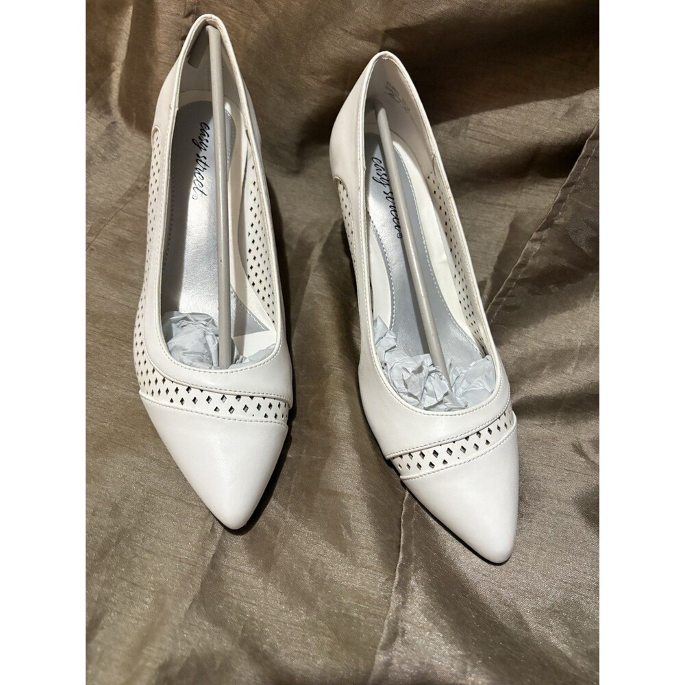 Easy Street White Laser-Cut Pointed Toe Slip-On Pumps Women’s 8.5 M 31-9023
